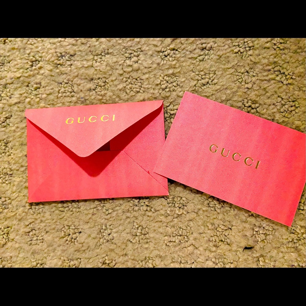 Gucci envelope and card